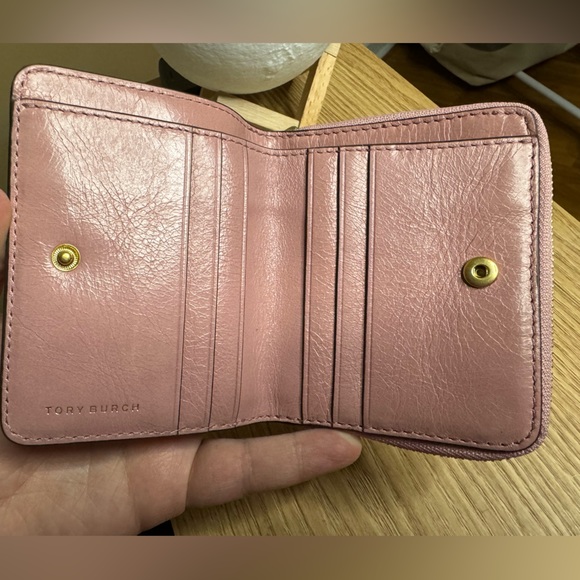 ⭐️TORY BURCH COMPACT WALLET⭐️ - Picture 6 of 8
